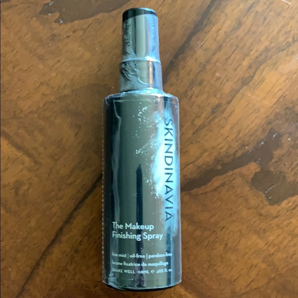 NEW Skindinavia The Makeup Finishing Spray